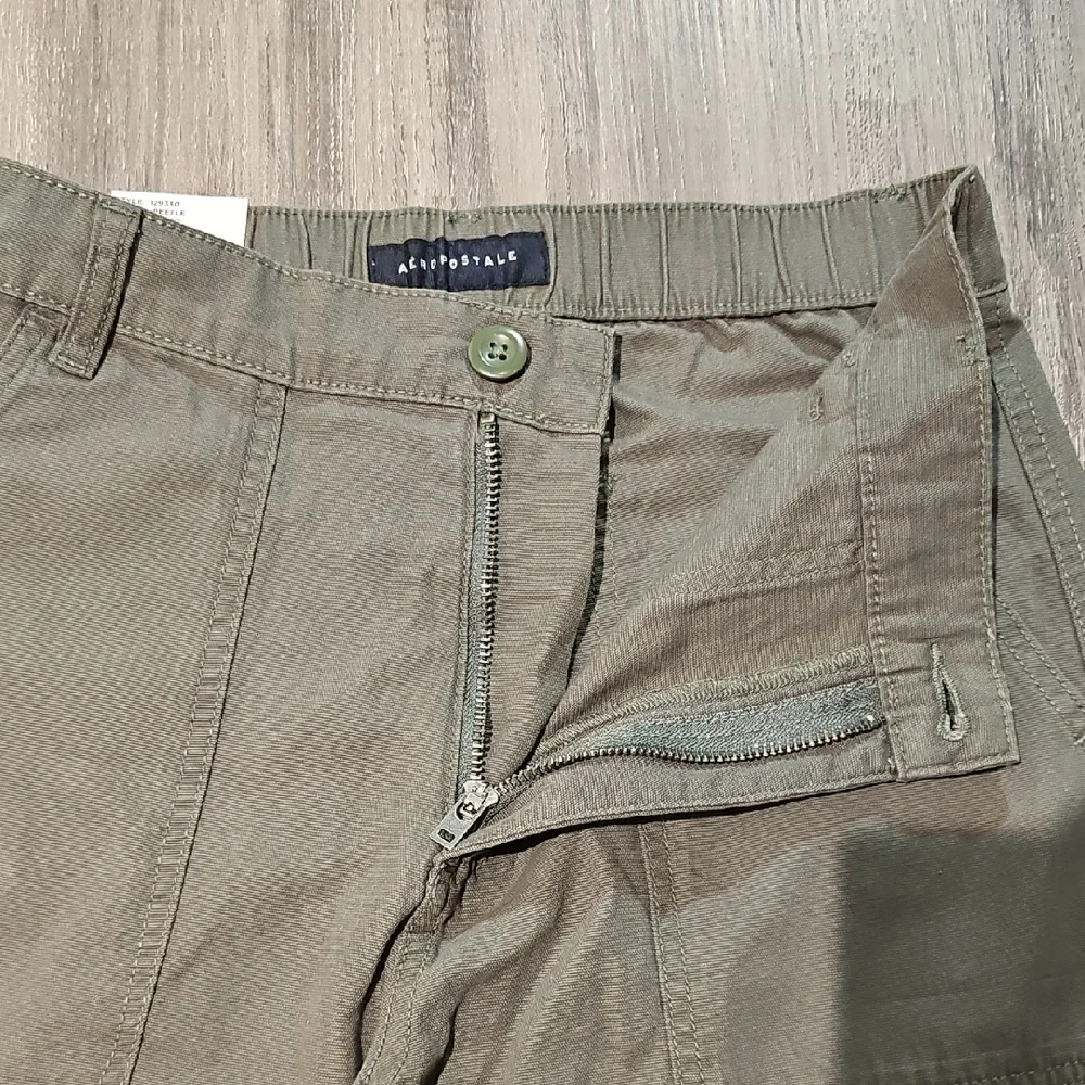 Aeropostale Women's Straight Leg Cargo Pants in Olive